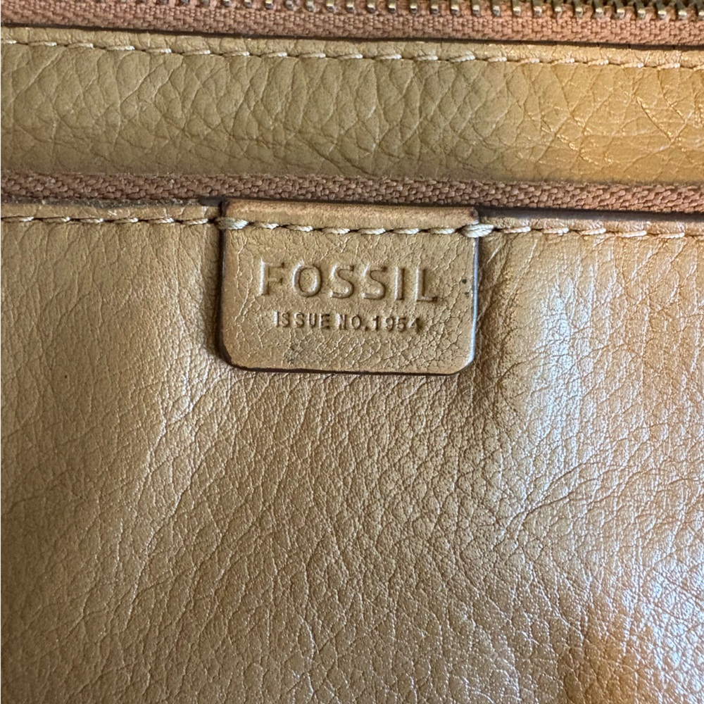 Fossil Light Brown Leather Small Crossbody Bag - Picture 3 of 6